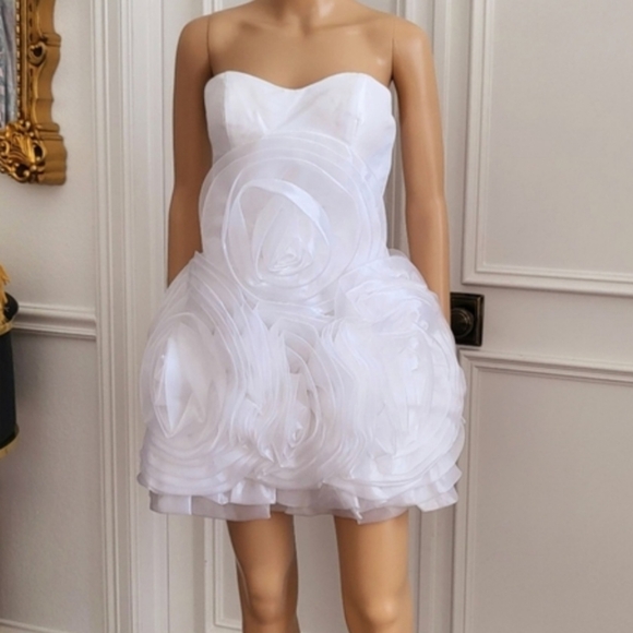 Milano Formals White Rose Bud Detail Cocktail Mini Dress - Picture 6 of 6